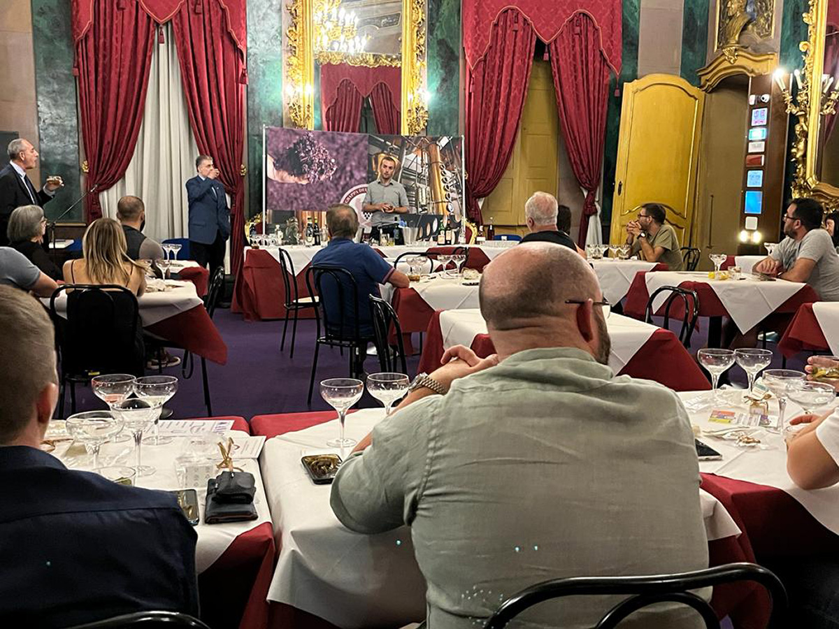 Al Teatro Alfieri una serata con i cocktail a base grappa